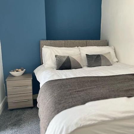Moorfield Street Guesthouse リーズ エクステリア 写真